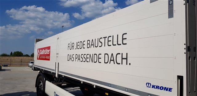 Beschrifteter Gülhöfer LKW-Aufbau