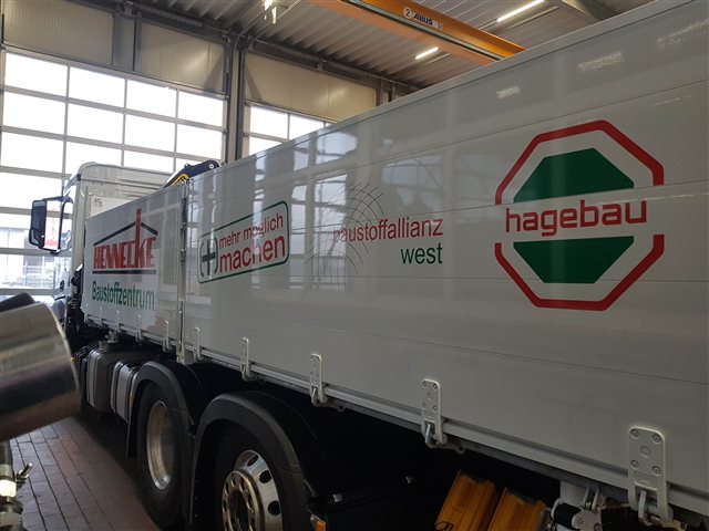 Hennecke Baustoffzentrum auf LKW