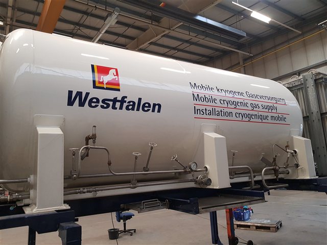 Westfalen Tankcontainer mit Beschriftung