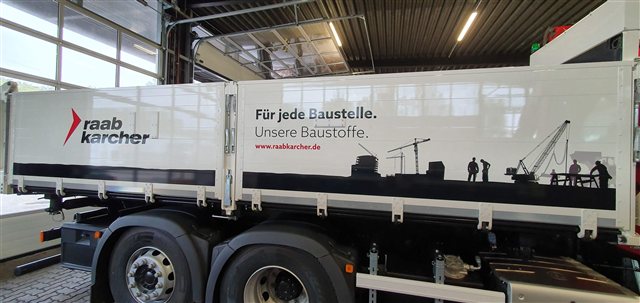 Raab Karcher LKW in Seitenansicht