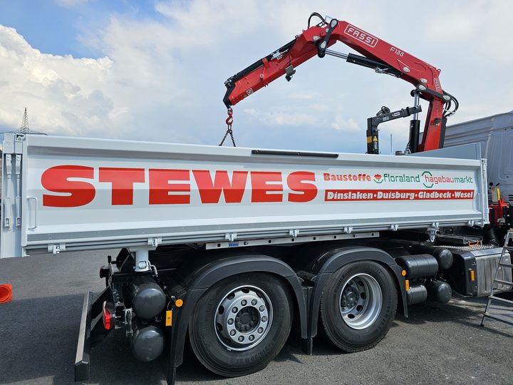 Stewes Baustoffe Kran-LKW